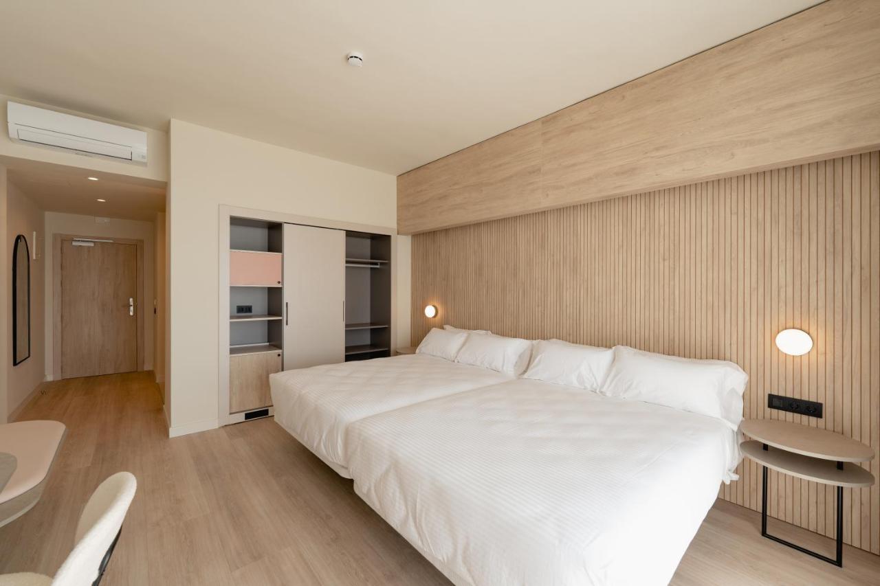 Supreme Room with Sea View (4 Adults)